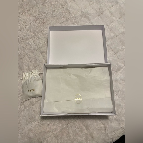 SALE❗️New Authentic Dior Box, Ribbon , Card & Perfume with Pouch❗️ - Picture 12 of 15